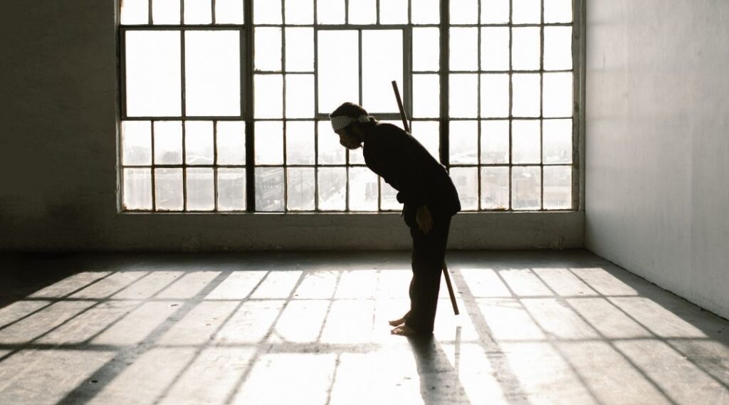 分離礼の基本！美しいお辞儀をマスターする方法