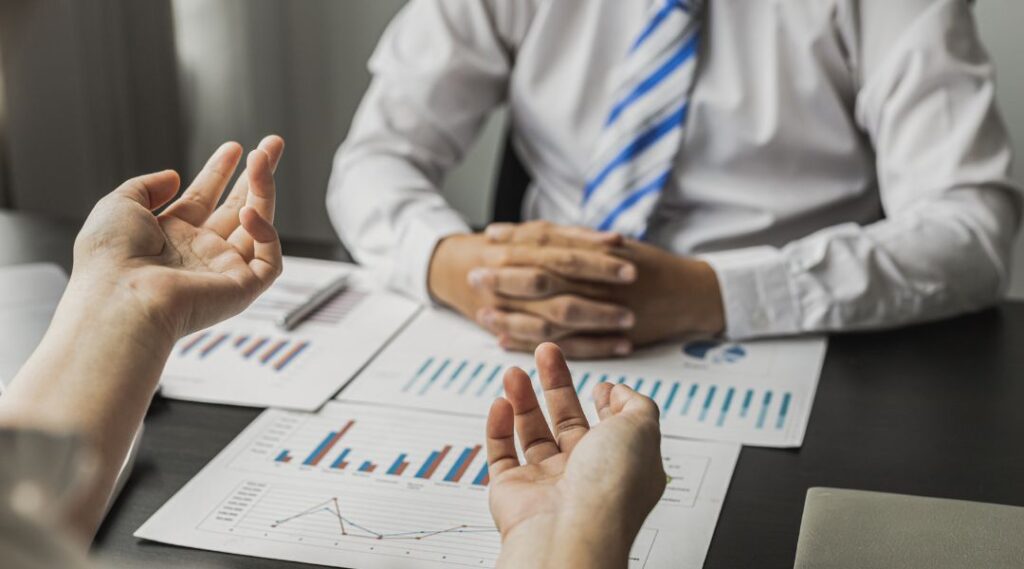 外勤と内勤の違いとは？あなたが選ぶべき仕事はどちらなのか