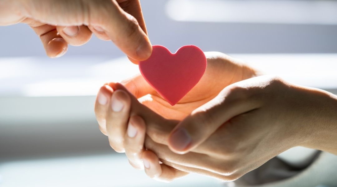 『慈愛』とは?意味・使い方・類語を徹底解説